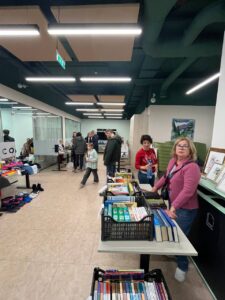 garage sale and kidss market 15