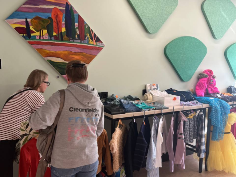 garage-sale-and-kidss-market (4)