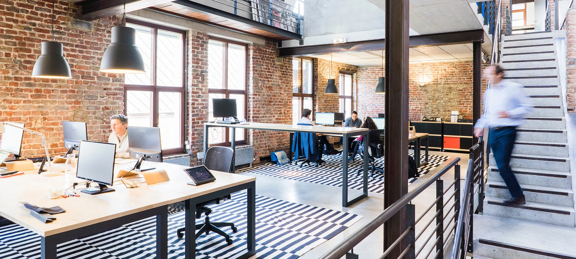 What is office hoteling? And is it similar to hot desking?